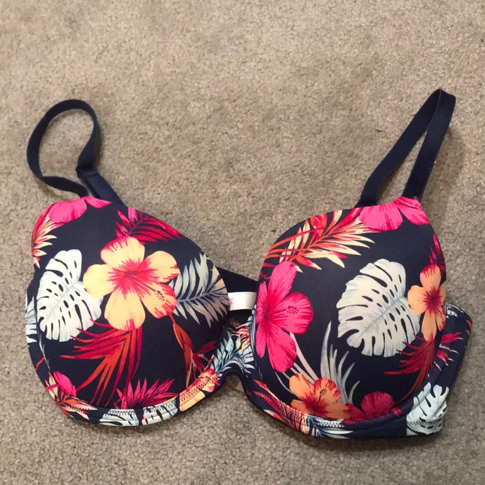 PINK Lightly Lined Bra